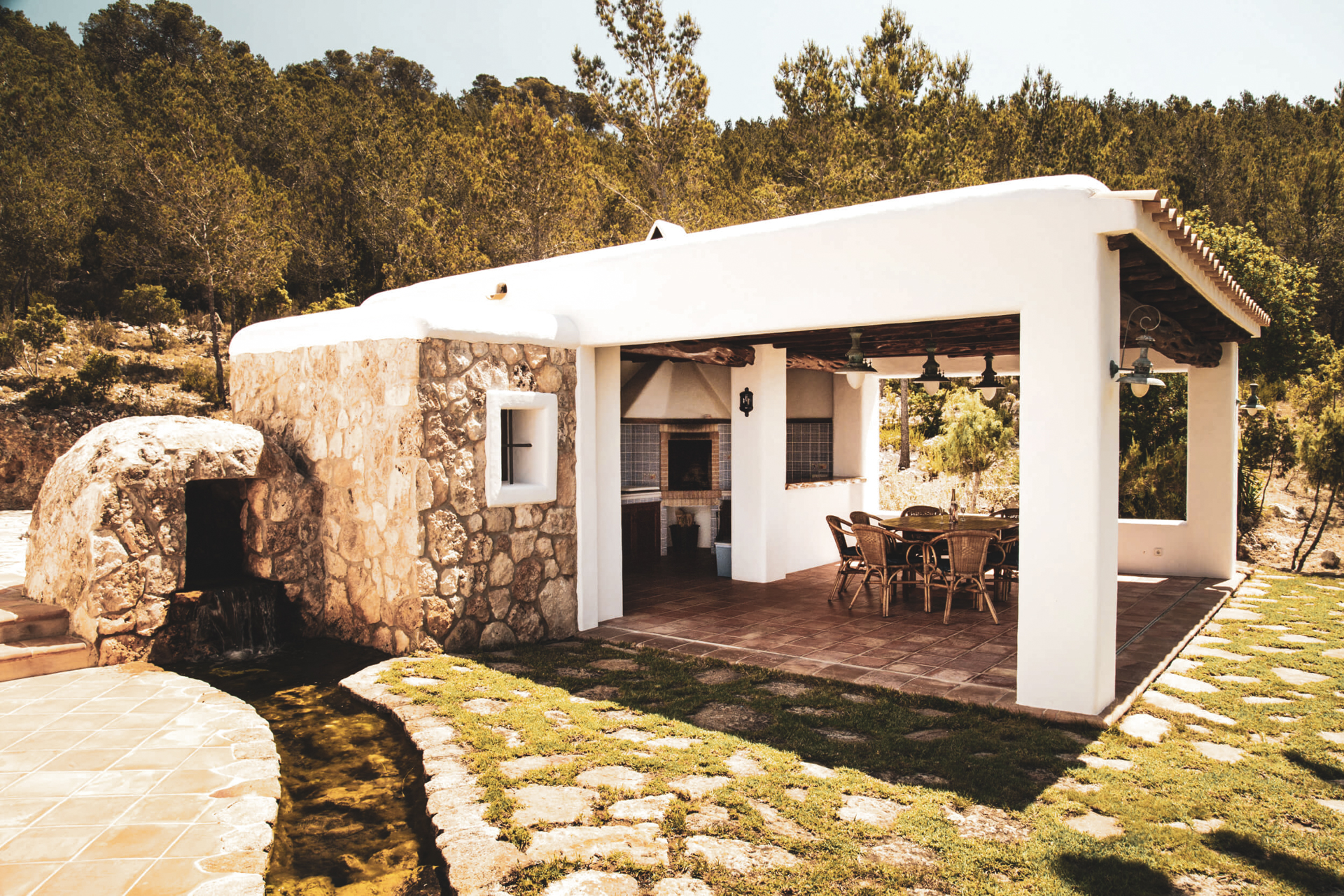 Sleeps 4